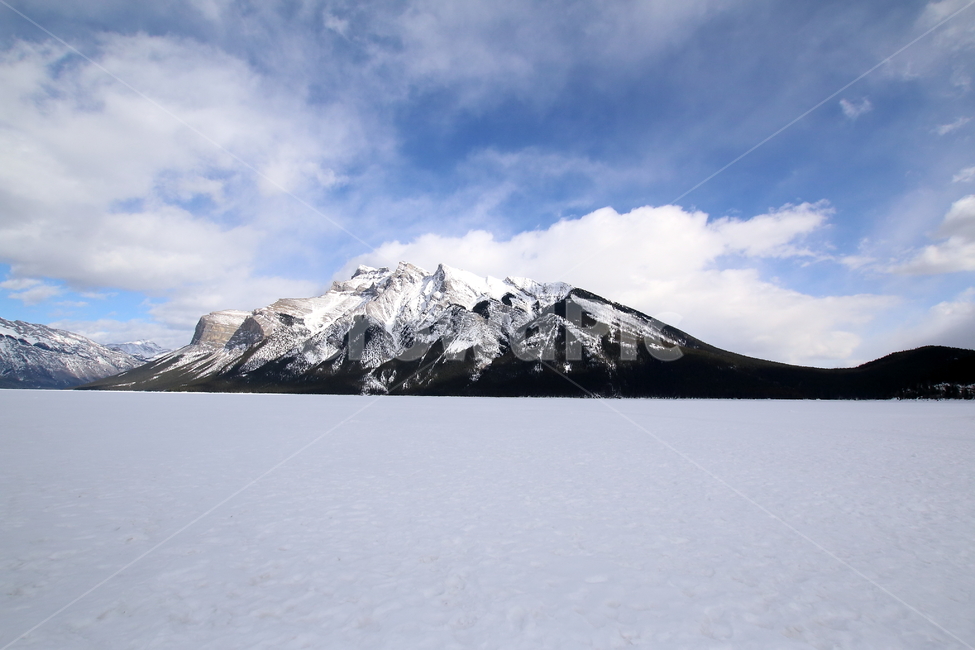 mountain,산,nature,자연,snow,눈,ice,빙,눈덮인호수,눈덮인산,호수산하늘,겨울,계절,winter,season