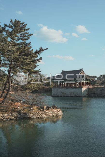 경주,동궁과월지,안압지,문화재,한옥,건물,building,한국관광지,관광지,한국명소,지붕,roof,기와