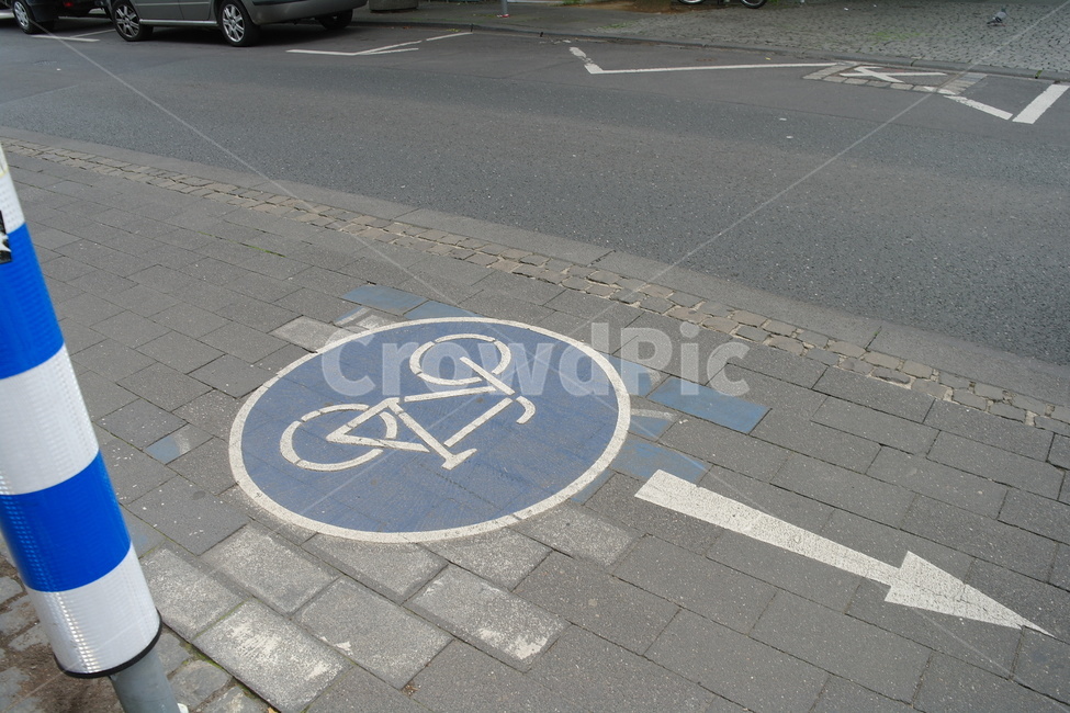 자전거,자전거도로,유럽,도로,표지판,아스팔트,asphalt,road,교통,교통수단,traffic,transportation