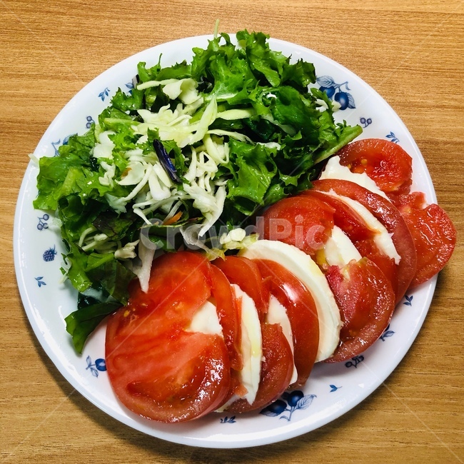 토마토카프레제,카프레제샐러드,샐러드,다이어트샐러드,홈샐러드,토마토,토마토요리,tomato,salad,모짜렐라치즈,치즈,mozzarellacheese,cheese,tomatocheesesalad,카프레제,caprese,간편샐러드,간단한샐러드,음식,식재료,요리,food,cook,meal,dishes,food reserves,채소,야채,vegetables