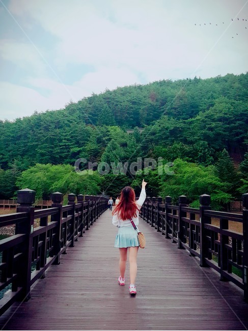 안동,안동여행,내일로,뒷모습,여자,여자뒷모습,다리,안동다리,감성,감성사진