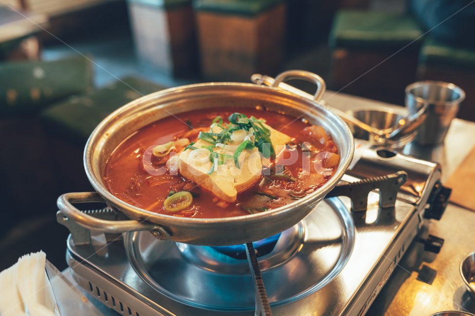 meal,soup,restaurant,kimchi soup,Korean,tofu,food