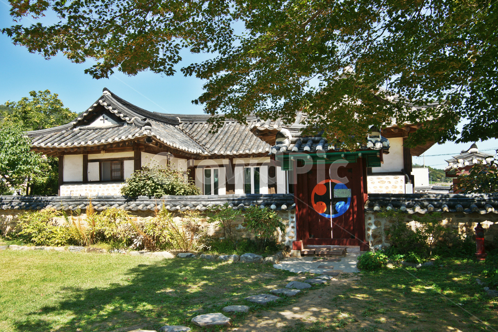 사제관,성공회강화성당,강화도,1900년건립,천주교,한옥,종교,성당,토착화,전통,바실리카양식,천주성당,고요한,한국전통,한국문화,korean traditional,korean culture,건축물,건물외관,exterior,building,structure,architecture,construction