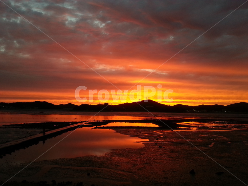 노을,해질녘,갯벌,소래포구,바다,자연,풍경,nature,landscape,outdoors,옥외,sunset,일몰,red sky,붉은 하늘,sky,하늘,dusk,황혼,dawn,새벽