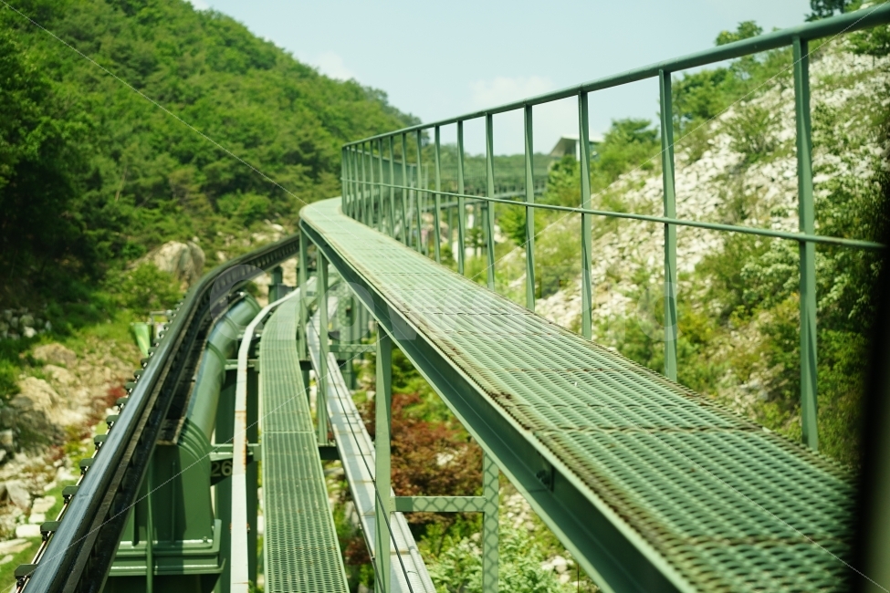 	레일,철로,열차,철,교통,탈것,모노레일,풍경,경치,이동수단,쇠,나들이,교통,교통수단,traffic,transportation