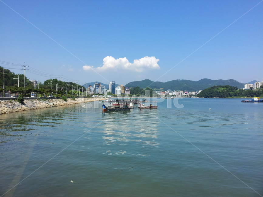 바다,하늘,색감,항구,산책로,구름