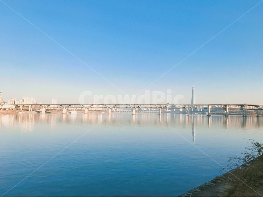 한강,강,하늘색,다리,파란색,도시,풍경,city,landscape,한국도시풍경,한국도시경관,korea cityscape,water,물,waterfront,워터 프론트