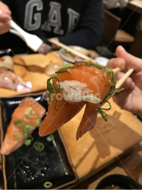 연어초밥,스시,연어,왕스시,일본,음식,식재료,요리,food,cook,meal,dishes,food reserves,일식,일본음식,일본요리,Japanese food,Japanese dishes,Japanese meal,Japanese cook