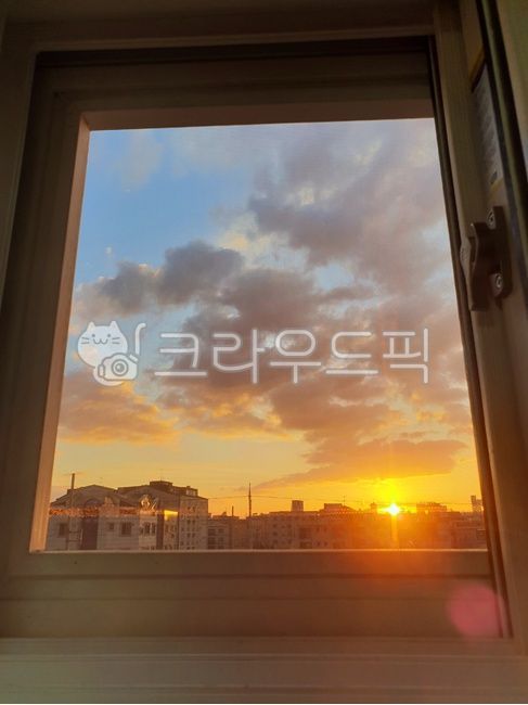 노을, 창문, 바깥뷰, 바깥풍경, 창문밖, 사진,이미지,일러스트,캘리그라피 - 샤론S2작가