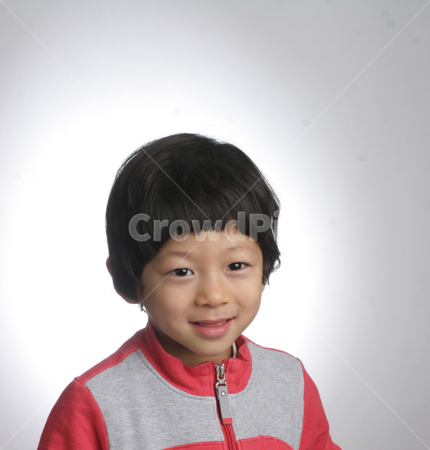 얼굴표정,남자아이,어린아이,미소,웃음,응시,관심,스마일,얼굴,사람,인물,인간,어린이,감정표현,수줍음,기분,kid,smile,human,boy,person,facial,expression,child,children,feeling,face,emotion,사람,인물,인간,human,person,얼굴표정,facial expression,face,어린이,어린아이,child,children,kid,감정표현,기분,feeling,emotion