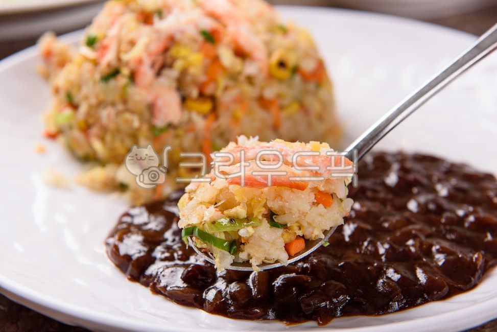게살볶음밥,야채볶음밥,볶음밥,짜장소스,중국요리,중국음식,crab,friedrice,blackbeansauce,vegetables,soysauce,garlic,onion,sesameoil,greenonion,egg,stirfry,seafood,chinesecuisine,koreancuisine