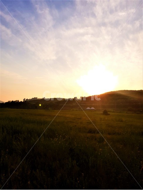 풍경,산,landscape,구름,하늘,sky,cloud,mountain,햇빛,자연,풍경,nature,landscape,light,빛,flare,플레어,outdoors,옥외,sunlight,grassland,목초지,field,들