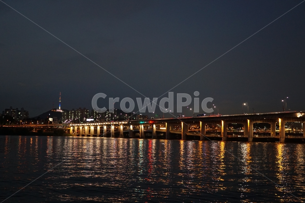 한강,야경,반포대교,서울,한강공원,남산타ㅌ워,남산,야경,밤,풍경,nightscape,night,landscape,도시,city,한국도시풍경,한국도시경관,korea cityscape,water,물,waterfront,워터 프론트,dock,독,pier,교각,port,포트