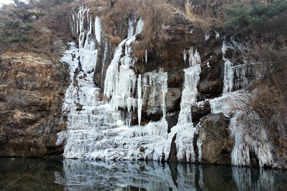 폭포,겨울,인공폭포,고드름,추위,계절,얼음,waterfall,ice,cold,winter,season,icewaterfall,chilly,풍경,배경,계절풍경,background,water,reflection,반영,겨울풍경,빙벽,풍경사진,폭포마당,서대문폭포마당,결빙,눈,icicle,차가움,투명한고드름,겨울,계절,winter,season,자연,풍경,nature,landscape,outdoors,옥외