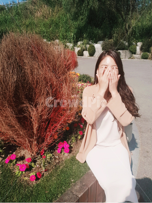 하늘공원,여자,여자앞모습,예쁜여자,human,인간,person,사람,의류,clothing,의복,식물,옥외,사람,인물,인간,human,person,여성,여자,woman,female,lady