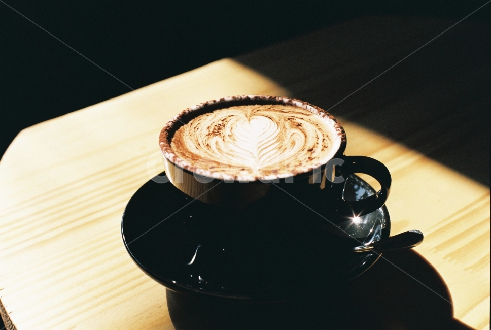 필름사진,커피,카페,빛,커피잔,커피,카페,coffee,cafe,감성,sensible,feeling