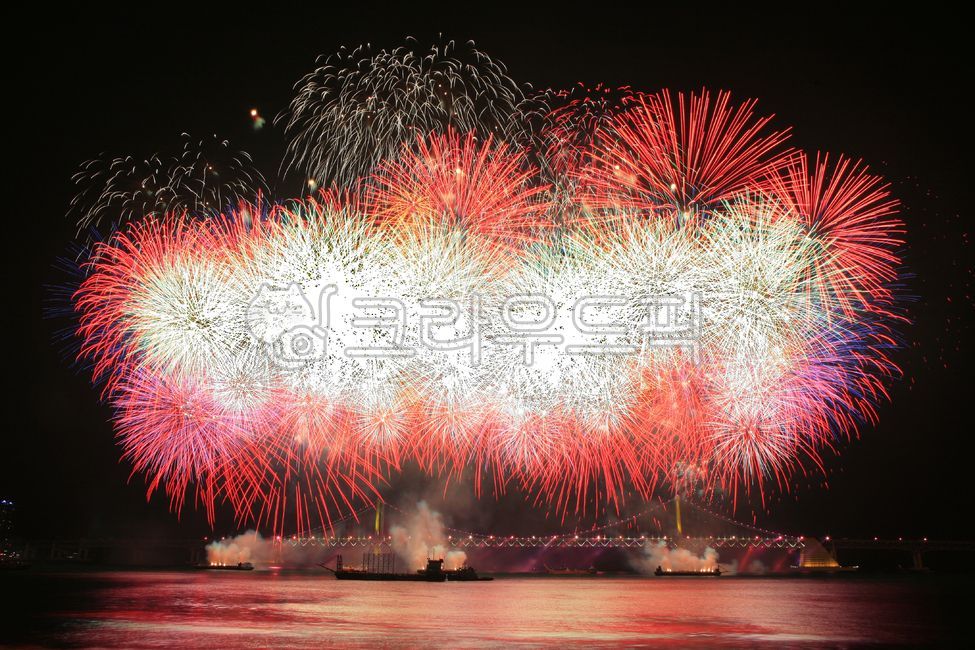 Busan Festival,fireworks night view,Fireworks festival,Flame Wreath,Gwangalli Festival,fireworks,Fireworks