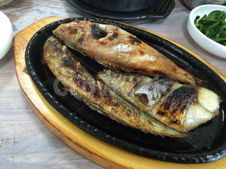 생선구이,고등어,조기구이,꽁치구이,모듬생선구이,생선,반찬,음식,식재료,요리,food,cook,meal,dishes,food reserves,수산물,해산물,fishery products,seafood,한식,한국음식,한국요리,korean food,korean dishes,korean meal,korean cook