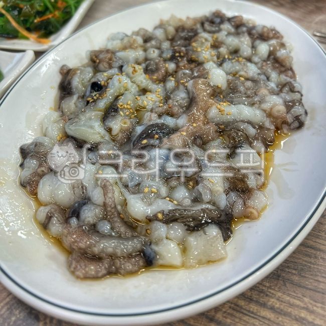 food,음식,그릇,낙지,낙지탕탕이,해산물,생낙지,탕탕이,참기름