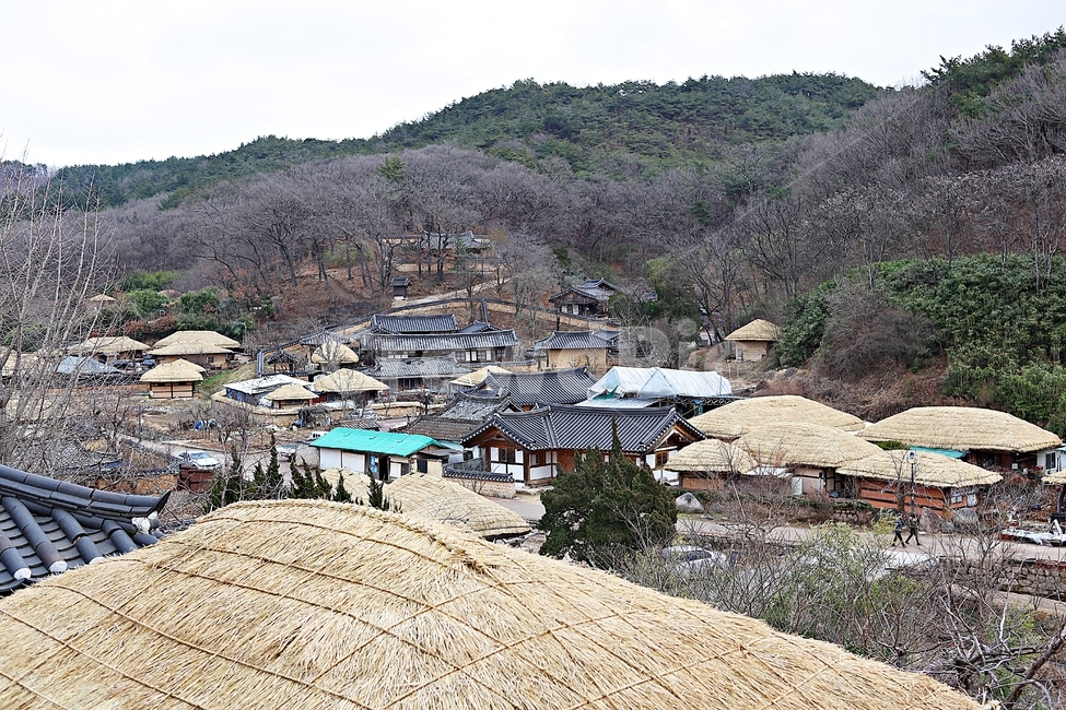 양동마을,한옥,기와집,집,전통집,한옥집,옛날집,자연,풍경,건물,시골,마을,풍경,landscape,country,rural,town
