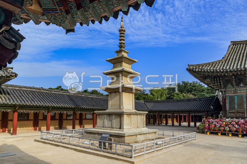 stone pagoda,Bulguksa Temple,cultural heritage,Gyeongju,building,Korean cultural heritage,Seokgatap,Gyeongju Bulguksa Temple,UNESCO World Heritage Site,cultural property,Bulguksa Threestory Stone Pagoda,architecture