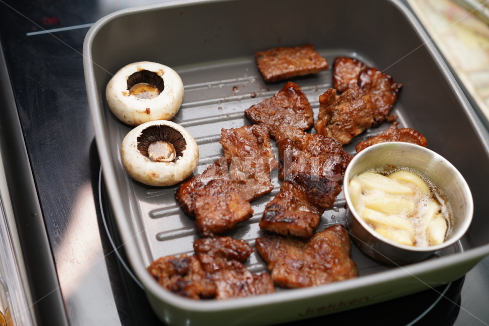 갈비,돼지갈비,육류,육식,구이,안주,먹거리,식사,음식,food,마늘,버섯,음식,식재료,요리,food,cook,meal,dishes,food reserves