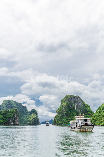 베트남,하롱베이,세계자연유산,관광지,자연,풍경,바다,구름,하늘,보트,선박,섬,유람선,자연,풍경,nature,landscape,해외,외국,세계,foreign,oversea,world,세계자연풍경,해외자연풍경,외국자연풍경,world nature landscape