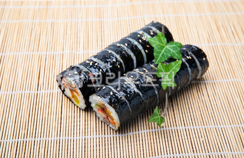 김밥,음식,요리,먹거리,간식,간식류,식사,국민간식,food,cooking,nationalsnack,snack,snacks,meal,kimbap,밥,rice,야채김밥,vegetablegimbap,음식,식재료,요리,food,cook,meal,dishes,food reserves