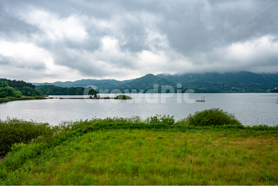 구름,하늘,평온,푸름,맑음,호수,sky,lake,cloud,자연,풍경,nature,landscape,한국자연풍경,한국자연경관,korea nature landscape,water,물,land,땅,outdoors,옥외,ocean,대양,sea,바다,shoreline,해안선