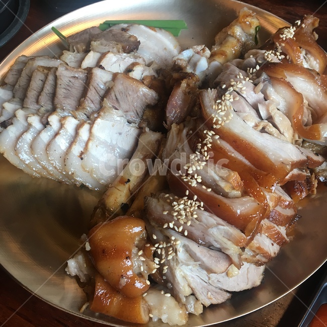 음식,족발,간식,먹거리,푸드,food,dishes,meal,pork,meet,snack,식재료,요리,foodreserve,육류,고기,근접샷,접사,meat,한식,한국음식,한국요리,윤기,야식,배달음식,맛집,술안주,돼지고기,보양식,안주,외식,한방,보쌈