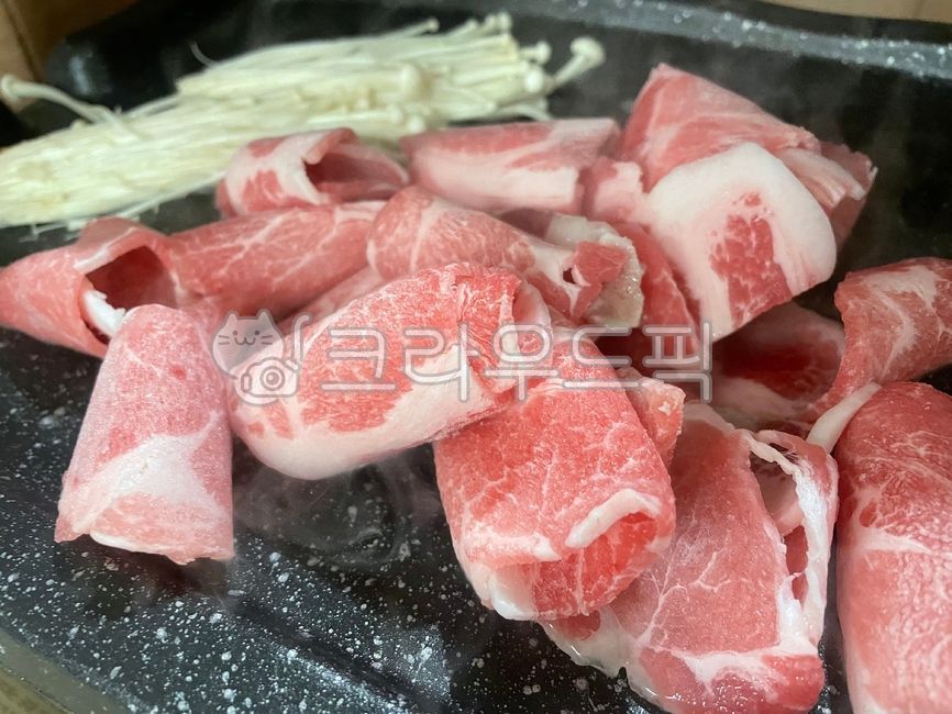 음식,food,대패,대패삼겹살,고기,돼지고기,대패목살,목살,삼겹살,냉동삼겹살,구이,버섯