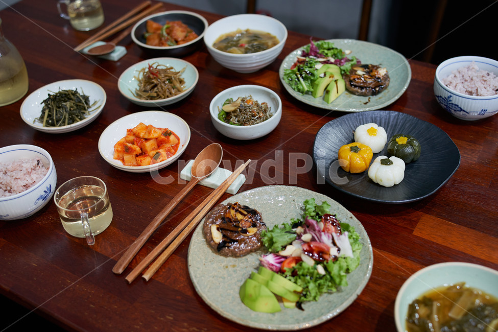 한식,food,떡갈비,스테이크,음식,식사,table,lunch,dinner,음식,식재료,요리,food,cook,meal,dishes,food reserves,한식,한국음식,한국요리,korean food,korean dishes,korean meal,korean cook