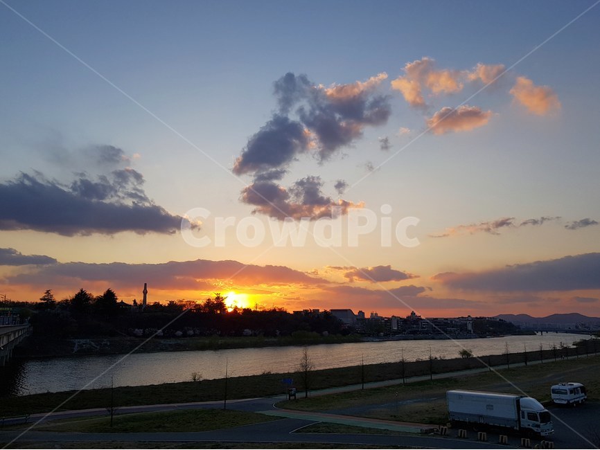 강,호수,노을,노을풍경,노을진하늘,도심속노을,하늘,저녁노을,도시,river,도심