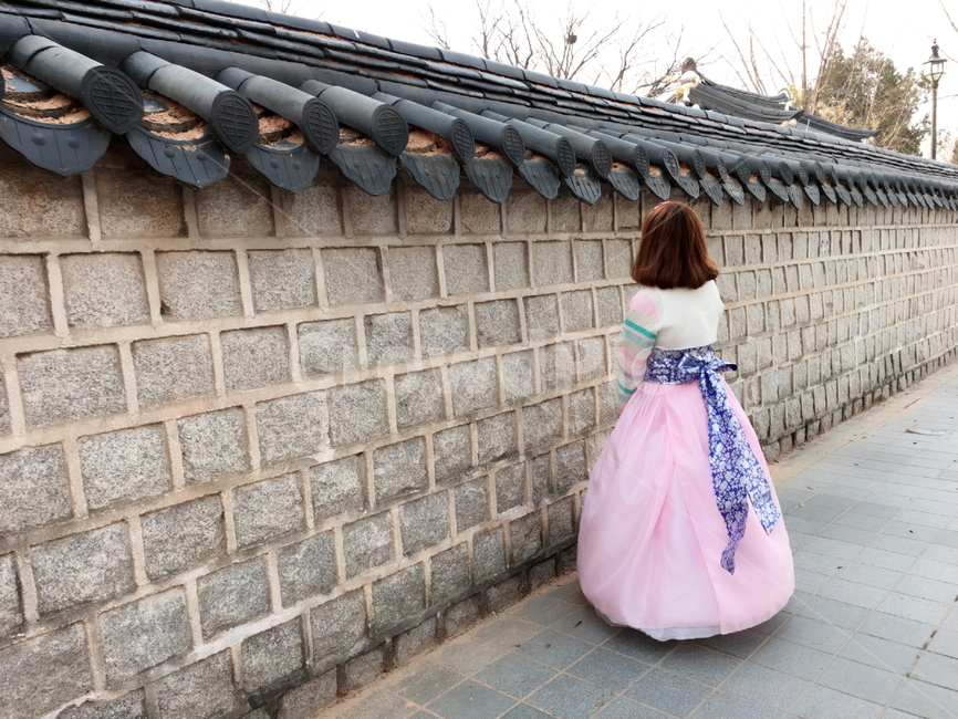 전주,한옥마을,한복,한옥,궁,뒷모습,한국,전통,한국전통,한국역사,인물,jeonju,전통의상,한국전통의상,한국문화,koreanculture,koreanhistory,koreantraditional,person,hanbok,기와,한복,한국전통의상,hanbok,korean traditional clothes,사람,인물,인간,human,person,여성,여자,woman,female,lady
