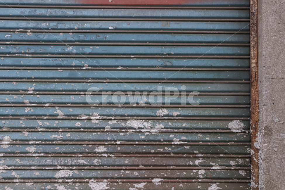 철문,셔터문,튄페인트,페인트,낡은문