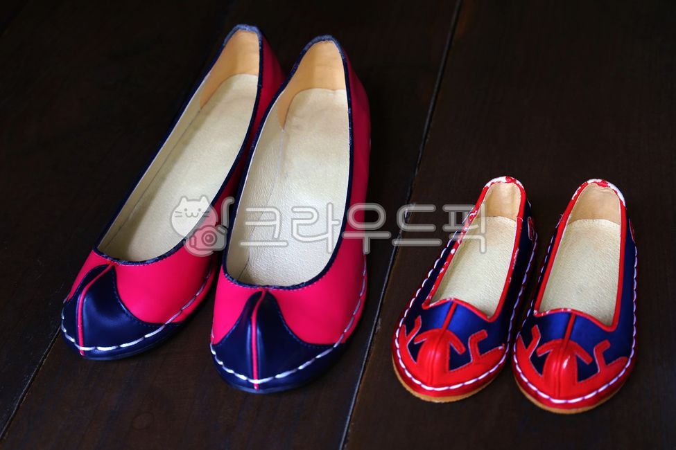 신발,슈즈,한복신발,한국고전,shoe,footwear,신발류,색동신발,한국적인,디자인,패션,전통,한국문화,전통신발,꽃신