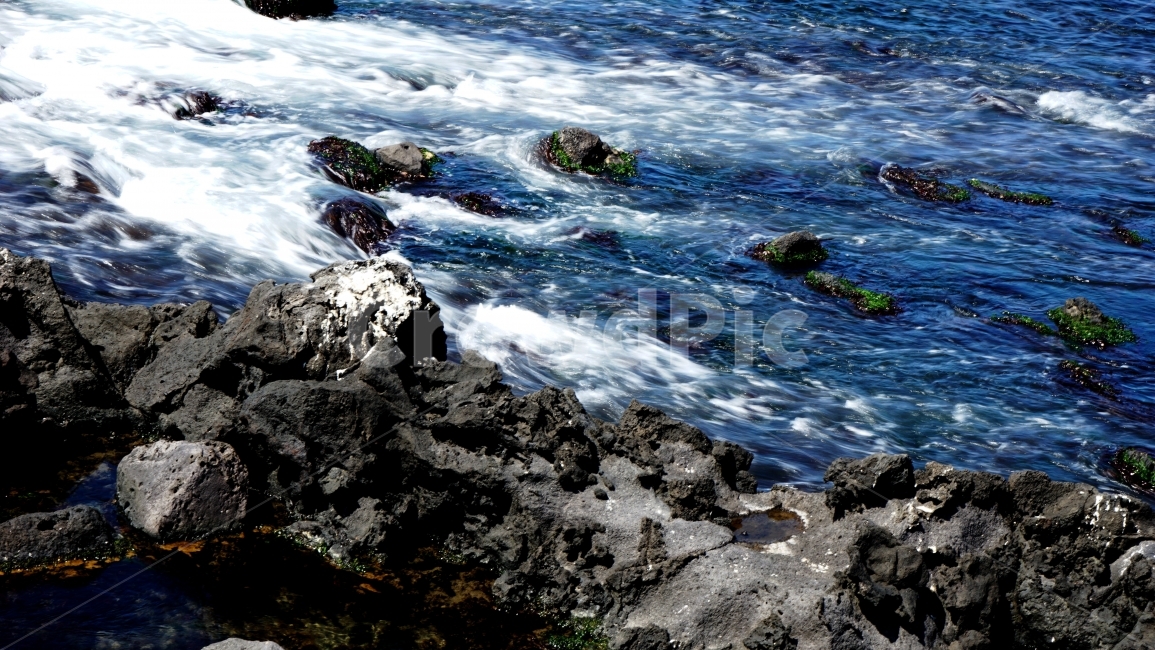 거친물결,파도,바위,바다,거친,거품,물결,자연,풍경,nature,landscape,water,물,outdoors,옥외,sea,ocean,대양,adventure,모험,leisure activities,레저 활동