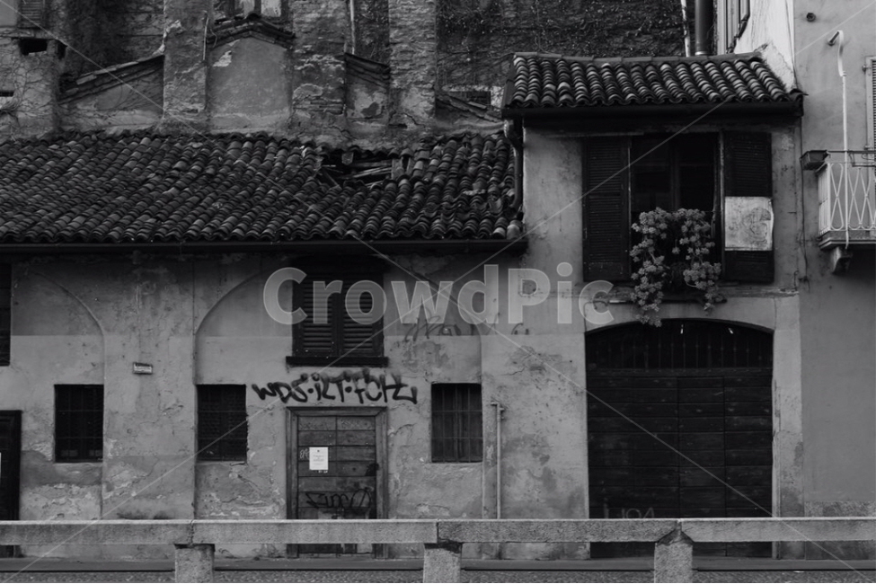 건물,흑백사진,집,폐건물,폐가,blackandwhitephoto,house,흑백,모노톤,monochrome,black and white,건축물,건물외관,exterior,building,structure,architecture,construction