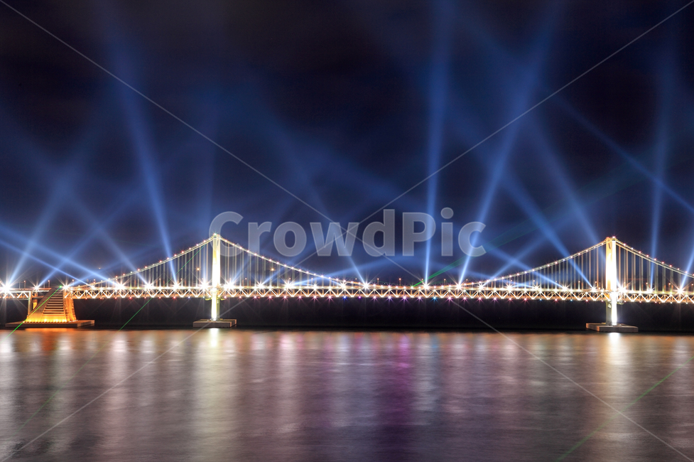 광안대교,야경,레이저,하늘,배경,백그라운드,레어저쇼,불꽃놀이,축제,행사,바다,풍경,불빛,조명,저녁,밤,다리,대교,교량,아름다운,부산,한국,야경,밤,풍경,nightscape,night,landscape,lighting