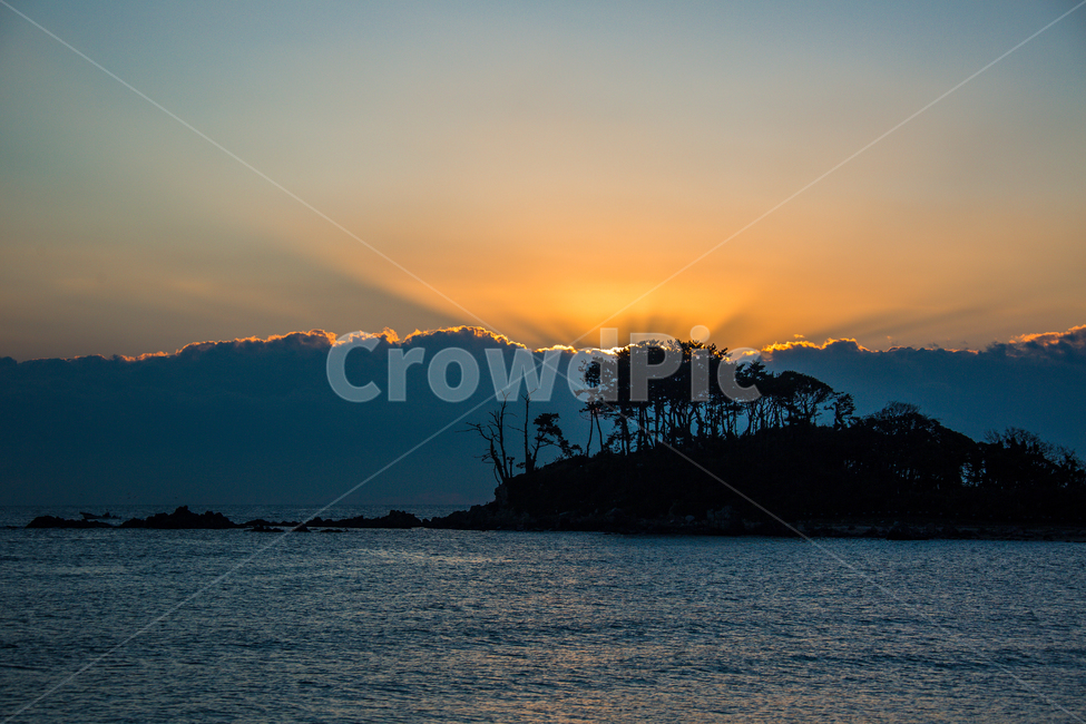 일출,여명,일출풍경,명선도일출,명선도,자연,풍경,nature,landscape,한국자연풍경,한국자연경관,korea nature landscape,실루엣,그림자,silhouette,shadow,land,땅,outdoors,옥외,dawn,새벽,sky,하늘,dusk,황혼,sunset,일몰,red sky,붉은 하늘,water,물,shoreline,해안선,ocean,대양,sea,바다