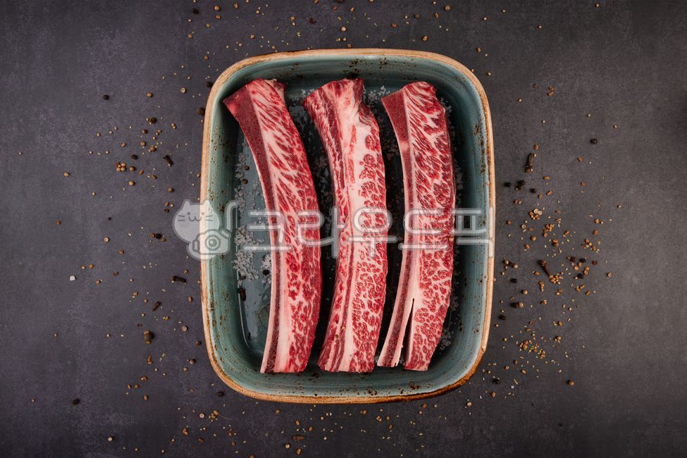 갈비,우대갈비,소금,마블링,한우,바비큐,비비큐,바베큐,단백질,후추,시즈닝