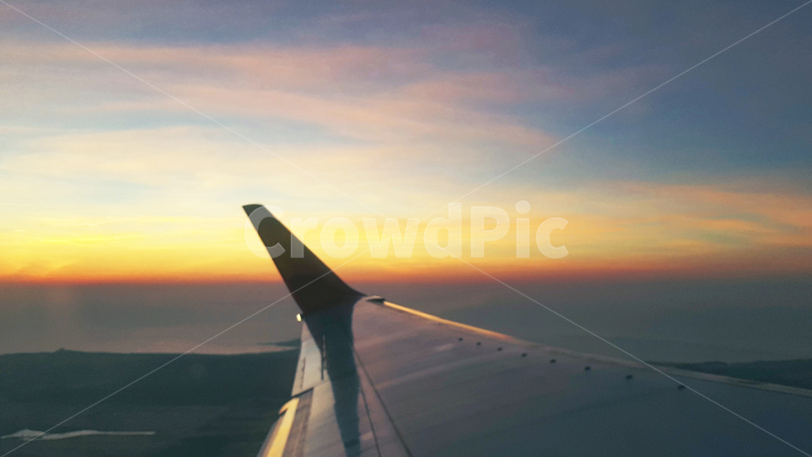 airplane,항공기,sunrise,sunup,비행기,plane,아련,따뜻,감성,풍경,landscape,휴가,traveling,vacation,trip,sensible,feeling,색깔,색상,색채,색감,sense,color,교통,교통수단,traffic,transportation,nature,자연,일출,sun,여행,휴가,traveling,vacation,trip
