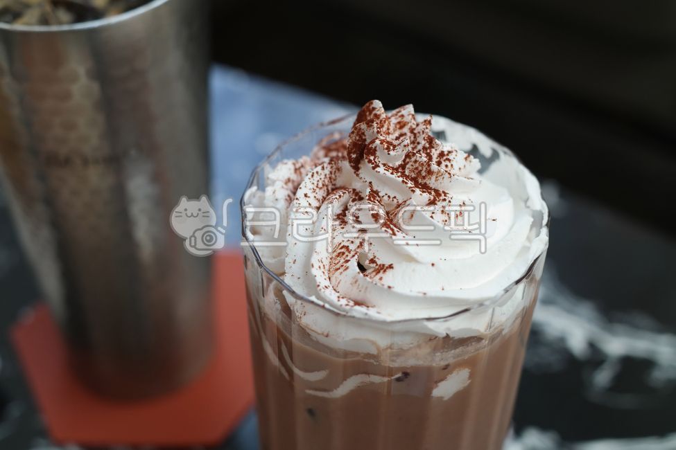 whipped cream,snack,cool,cappuccino,Chocolate,cream,cold,food,drink,cafe,dessert,bubble,beverage,whippedcream,cooking,chocolate,cup