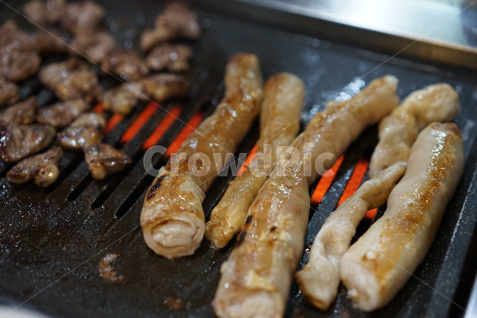막창,염통,고기,육류,불판,고깃집,돼지막창,막창집,내장,한국음식,음식,식재료,요리,food,cook,meal,dishes,food reserves,육류,고기,meat,한식,한국음식,한국요리,korean food,korean dishes,korean meal,korean cook
