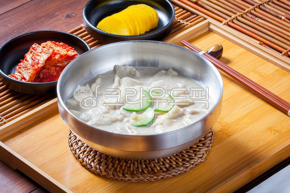 들깨,들깨요리,들깨수제비,감자,수제비,건강식,영양식,식사,식당,음식점,점심,감자수제비,점심식사,저녁,저녁식사,단무지,김치,별미,영양음식,건강음식,간편식,한국전통음식,전통음식,민속음식,민속요리,한국음식점,요리,전통요리,한식,한국식당,전통,한국요리,밀가루,밀가루요리,밀가루음식,호박,food,음식,그릇