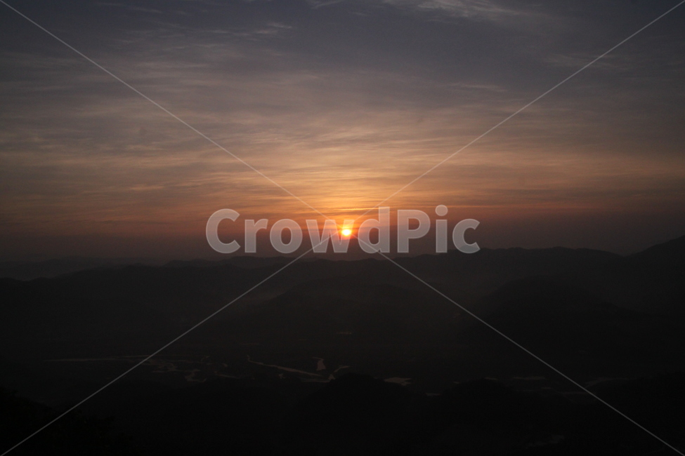 자연,일출,태양,sunshine,구름,morning,landscape,자연,풍경,nature,landscape,outdoors,옥외,dusk,황혼,sunset,일몰,dawn,새벽,sky,하늘,red sky,붉은 하늘