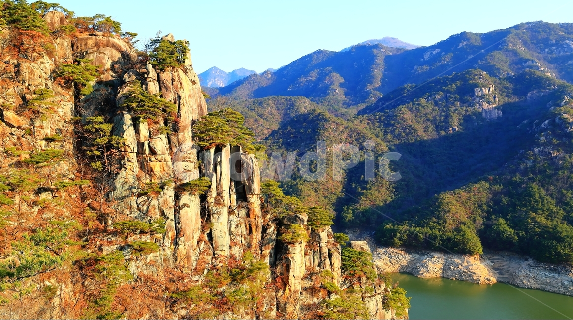 청풍호,옥순봉,암릉,장외나루,아침,자연,풍경,nature,landscape,한국자연풍경,한국자연경관,korea nature landscape,outdoors,옥외,cliff,낭떠러지,mountain,산