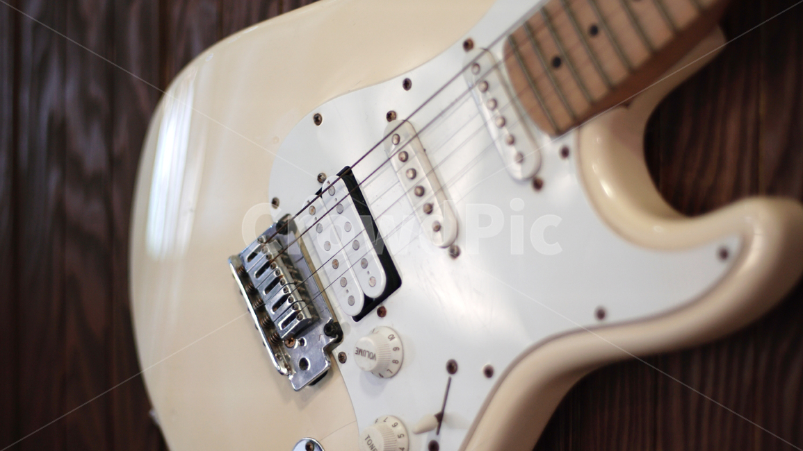 기타,일렉트릭기타,감성,아이보리,음악,악기,음향기기,musical instrument,musical equipment