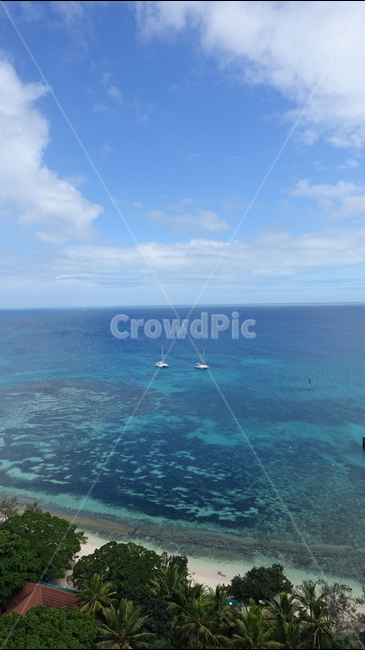 blue,sea,ocean,파란색,바다,전망,자연,nature,aquablue,수평선,boat,배,요트,선박,summer,여름,휴가,vacation,휴양지,태평양,남태평양,아메데,뉴칼레도니아