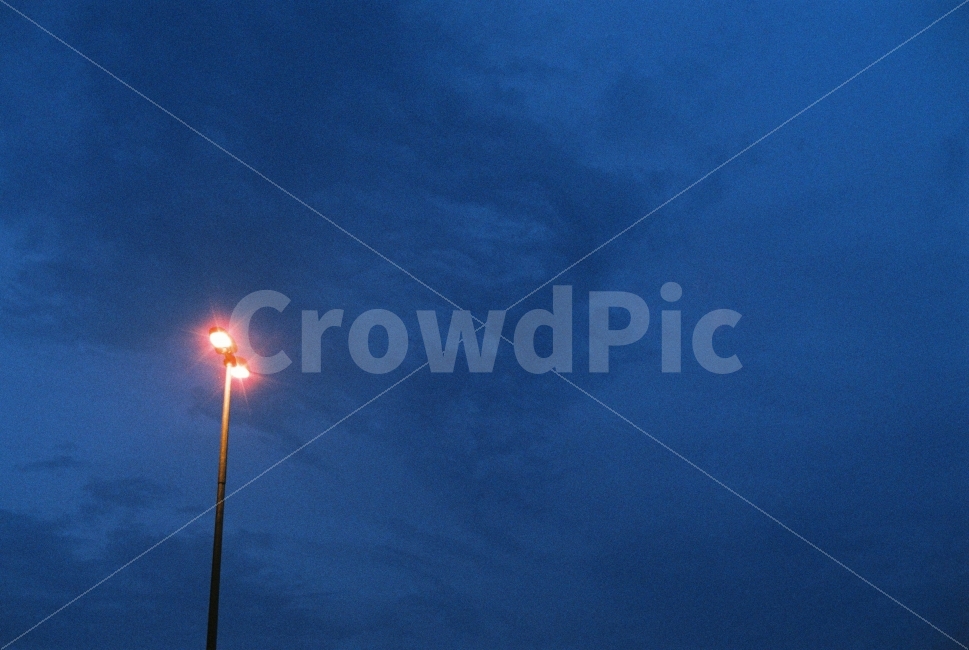 하늘,밤하늘,밤,가로등,불빛,구름,감성사진,필름사진,sky,night,light,cloud